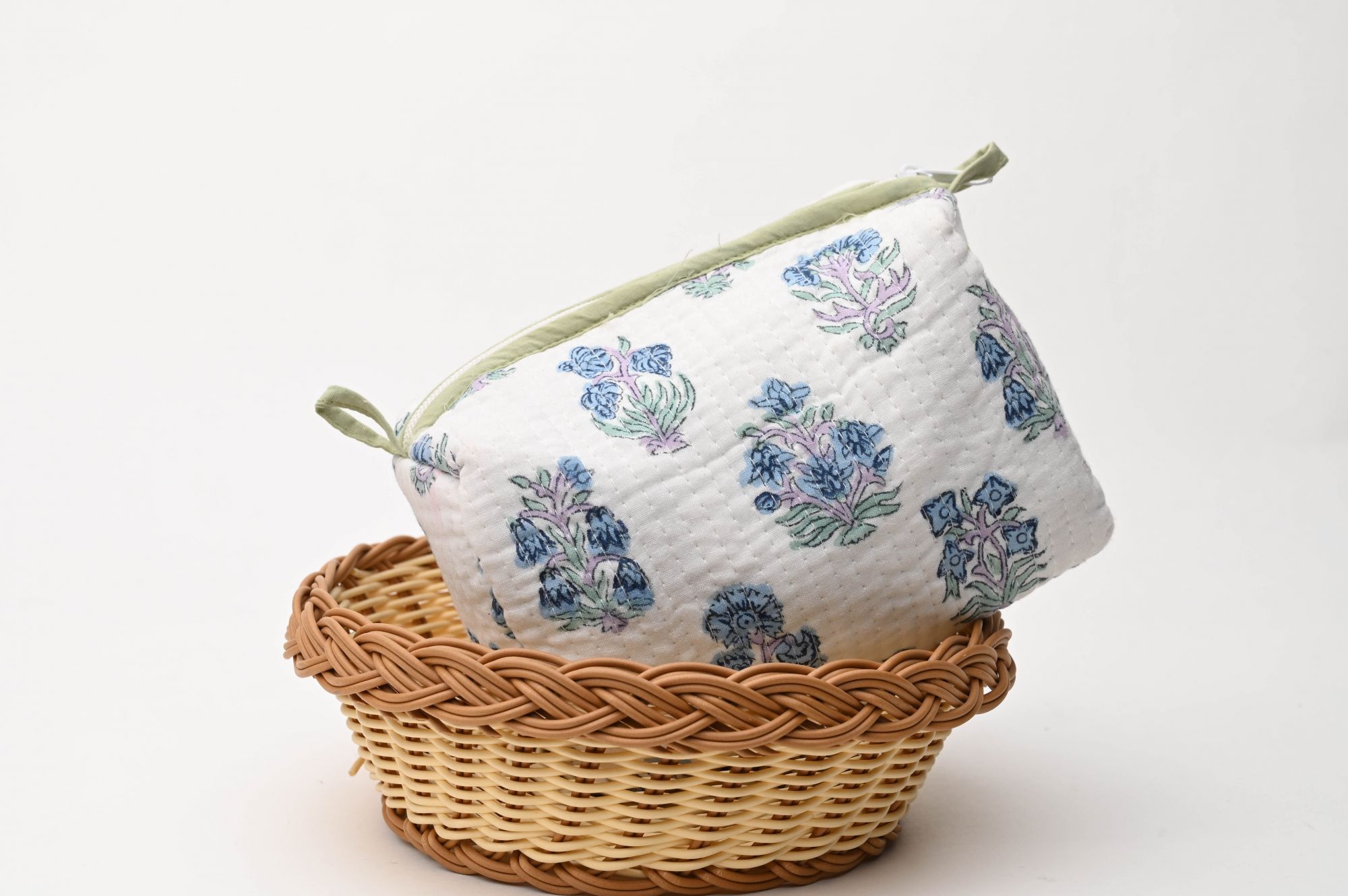 Pouch Medium Size 8x4x4
