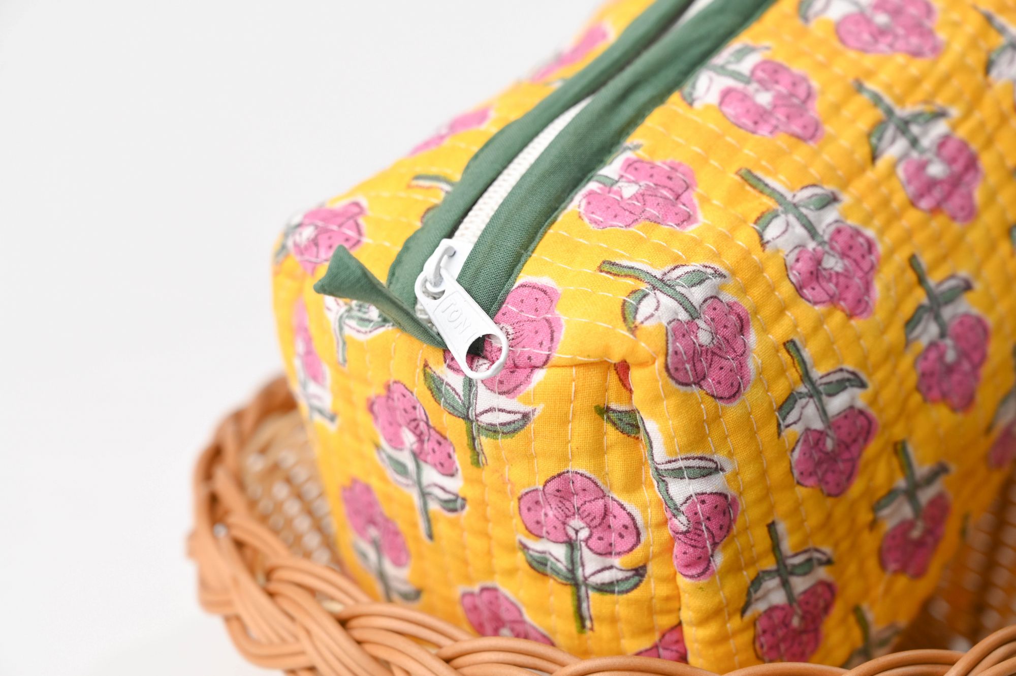 Pouch Medium Size 8x4x4