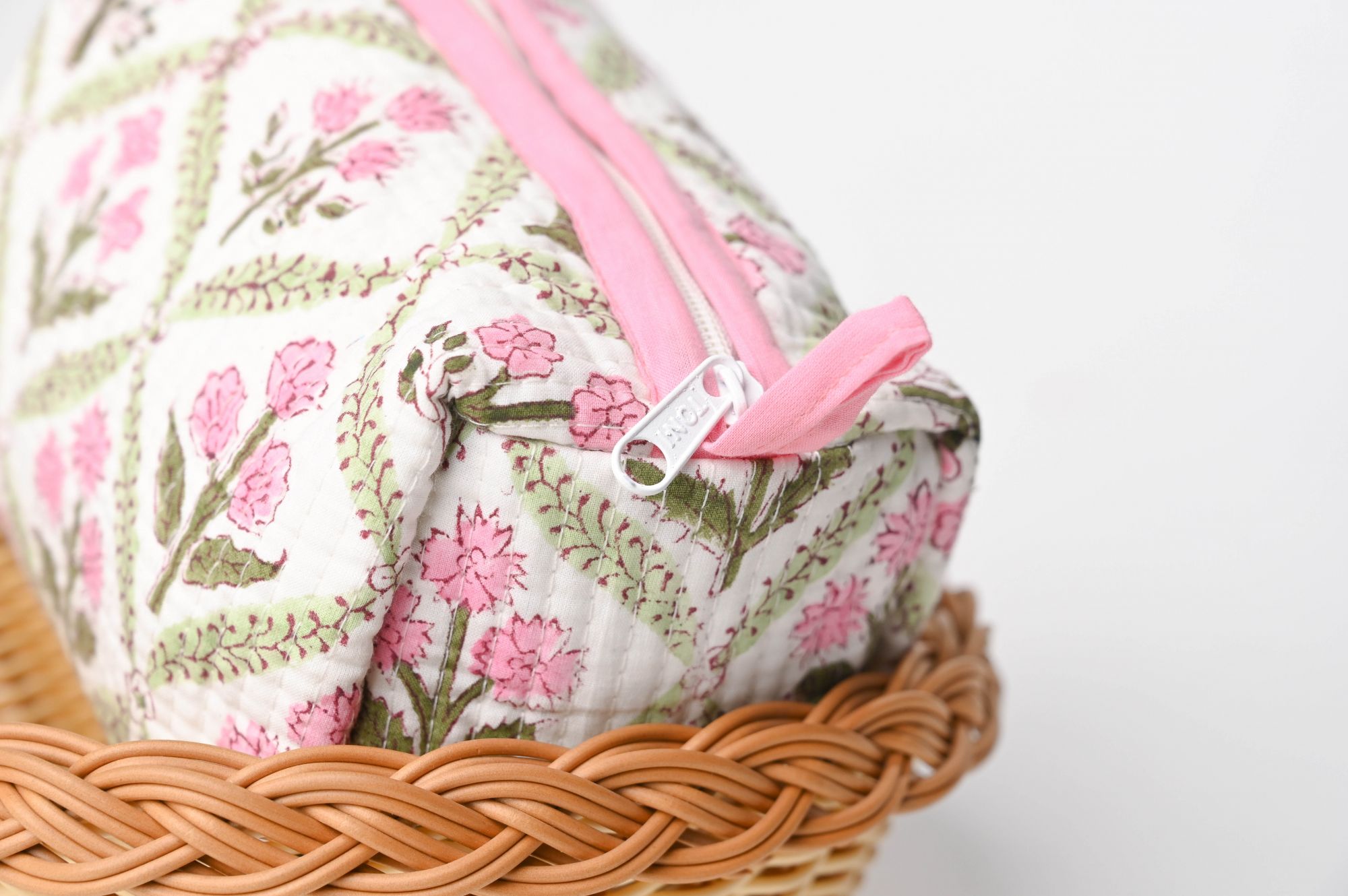 Pouch Medium Size 8x4x4