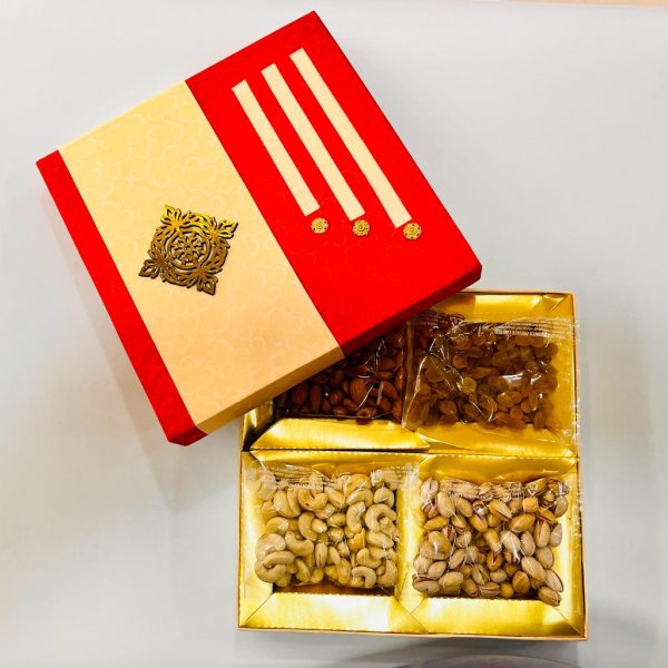 Image of Dryfruit Box 400g (Kaju,Badam,Kishmish,Pista 100g each)