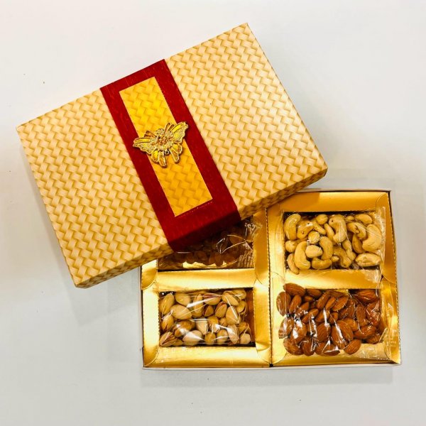 Image of Dryfruit Box 200g (Kaju,Badam,Kishmish,Pista 50g Each)