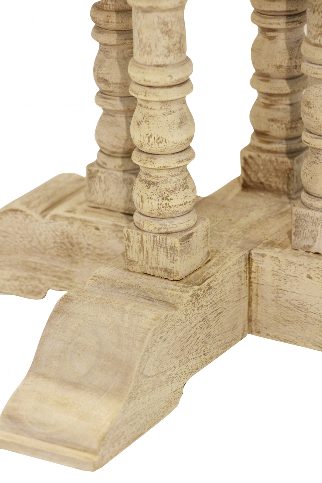 French Round scallop Accent Table