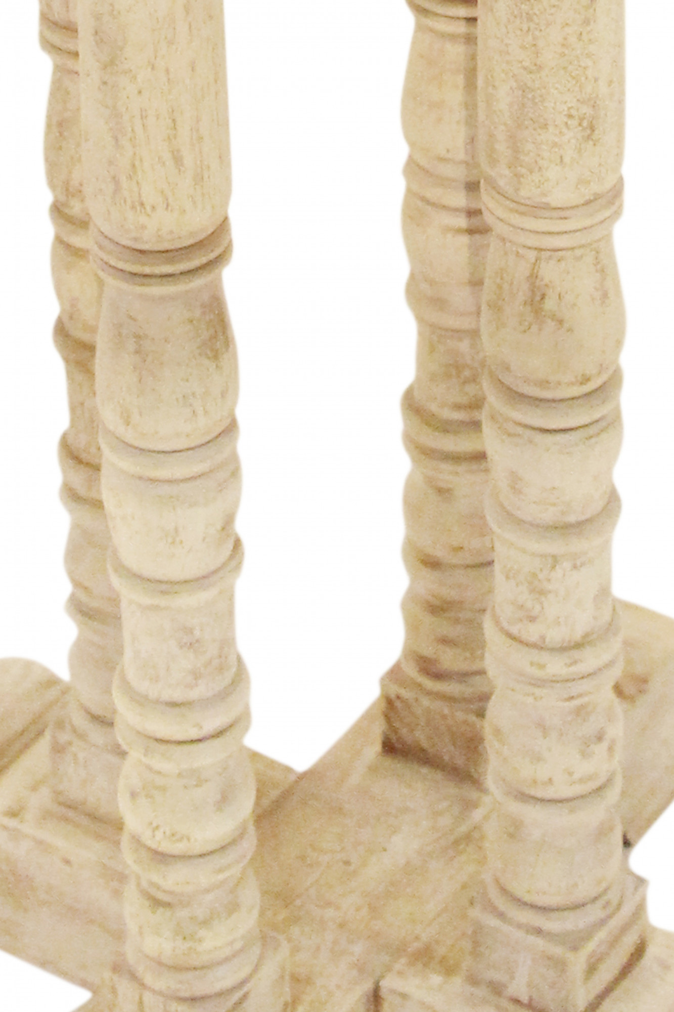 French Round scallop Accent Table