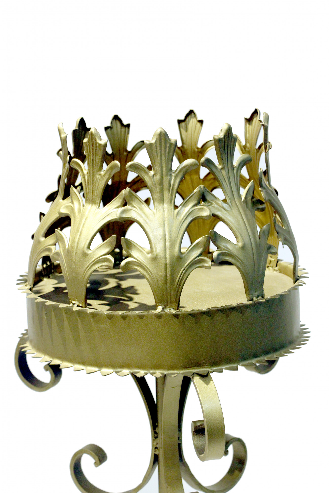 Crowned Foliate Pedestal Stands