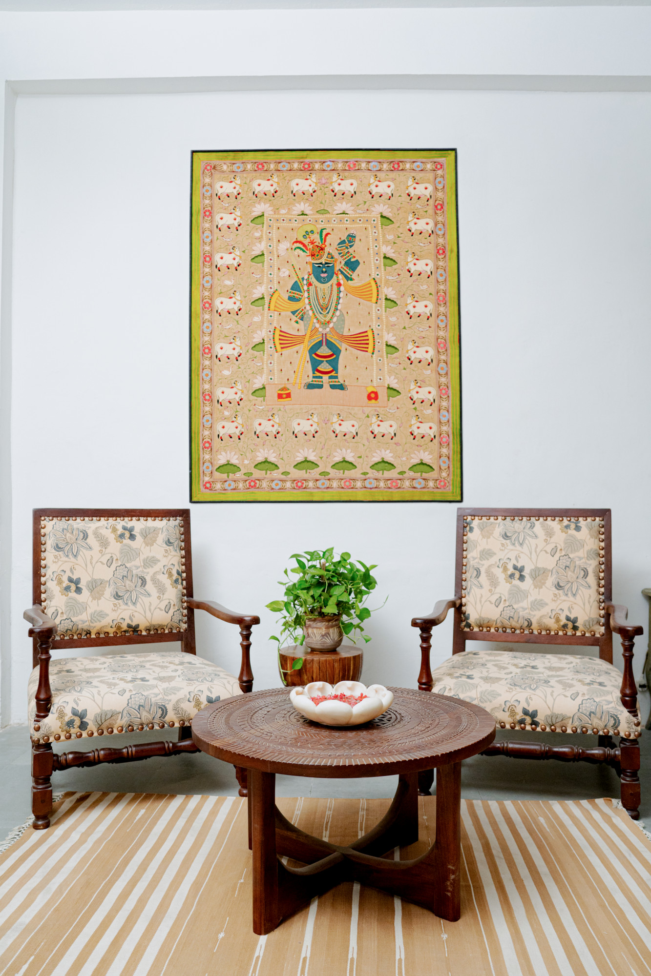 Begum Bano Arm Chair - distressed white