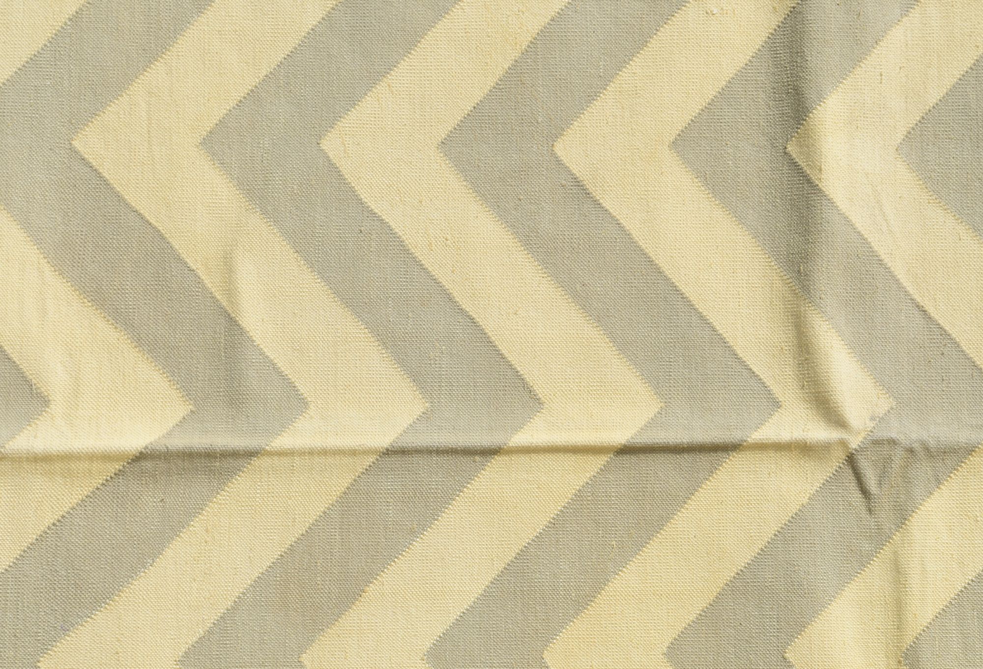 Chevron beige and grey rug
