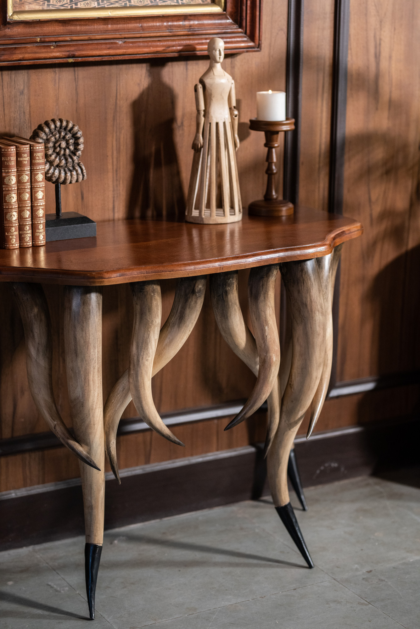Savanna console