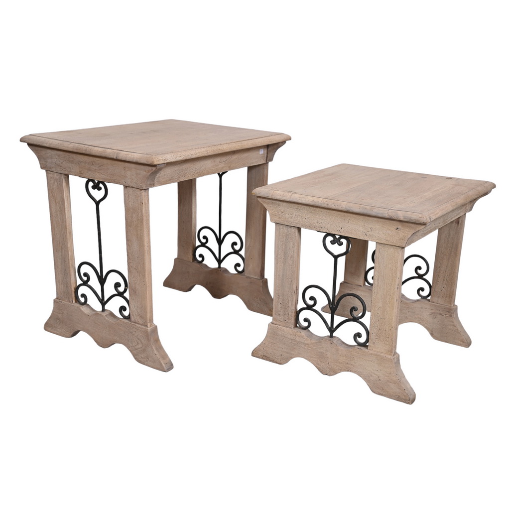 Nesting table