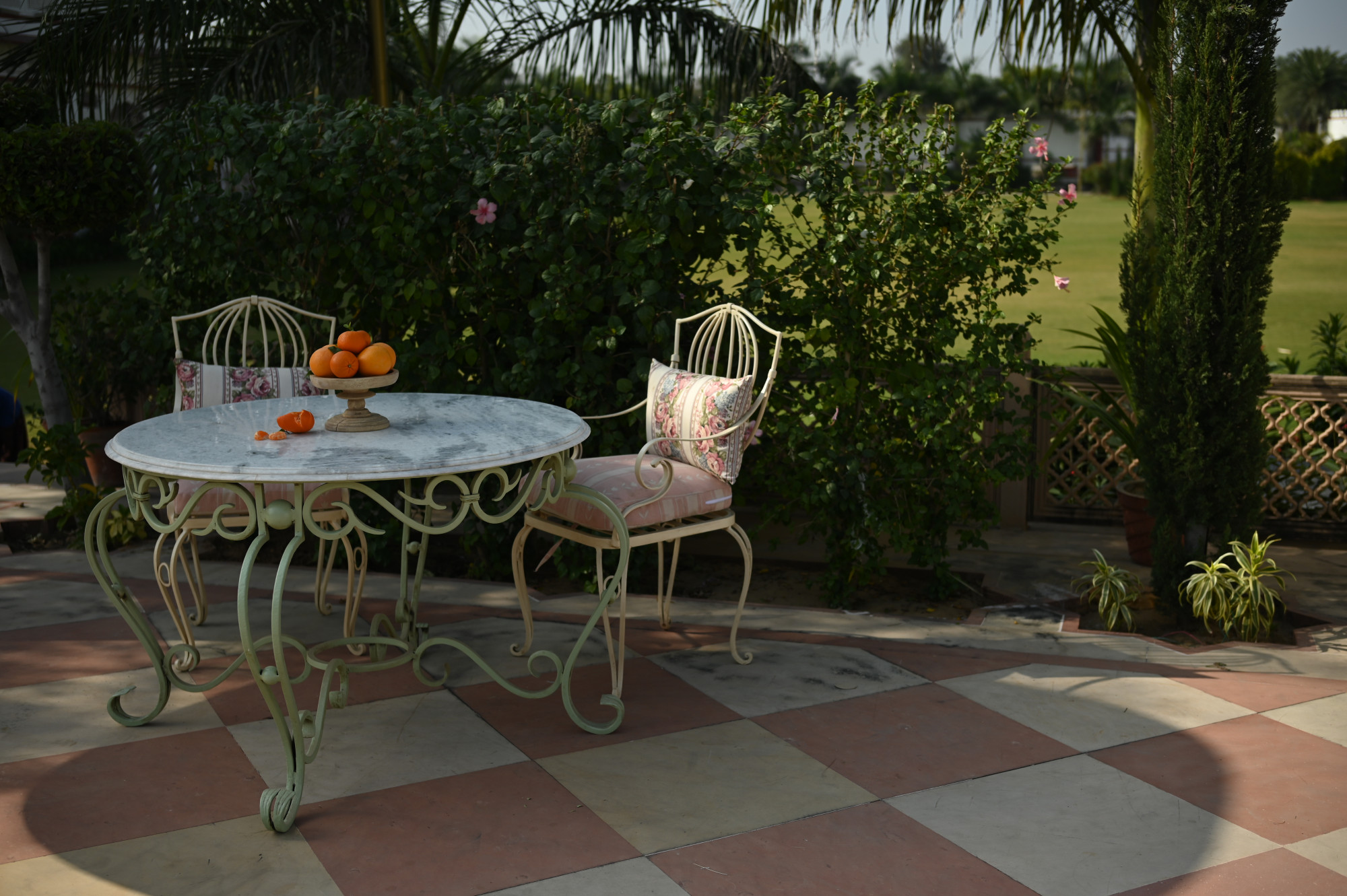 La Roseraie Wrought Iron Marble Round Table