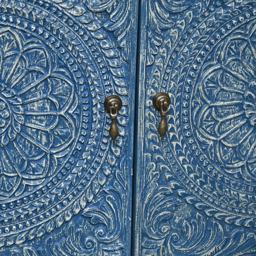 Dreamy long sideboard- distress blue