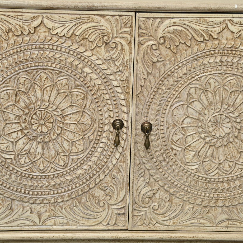 Dreamy distress long sideboard