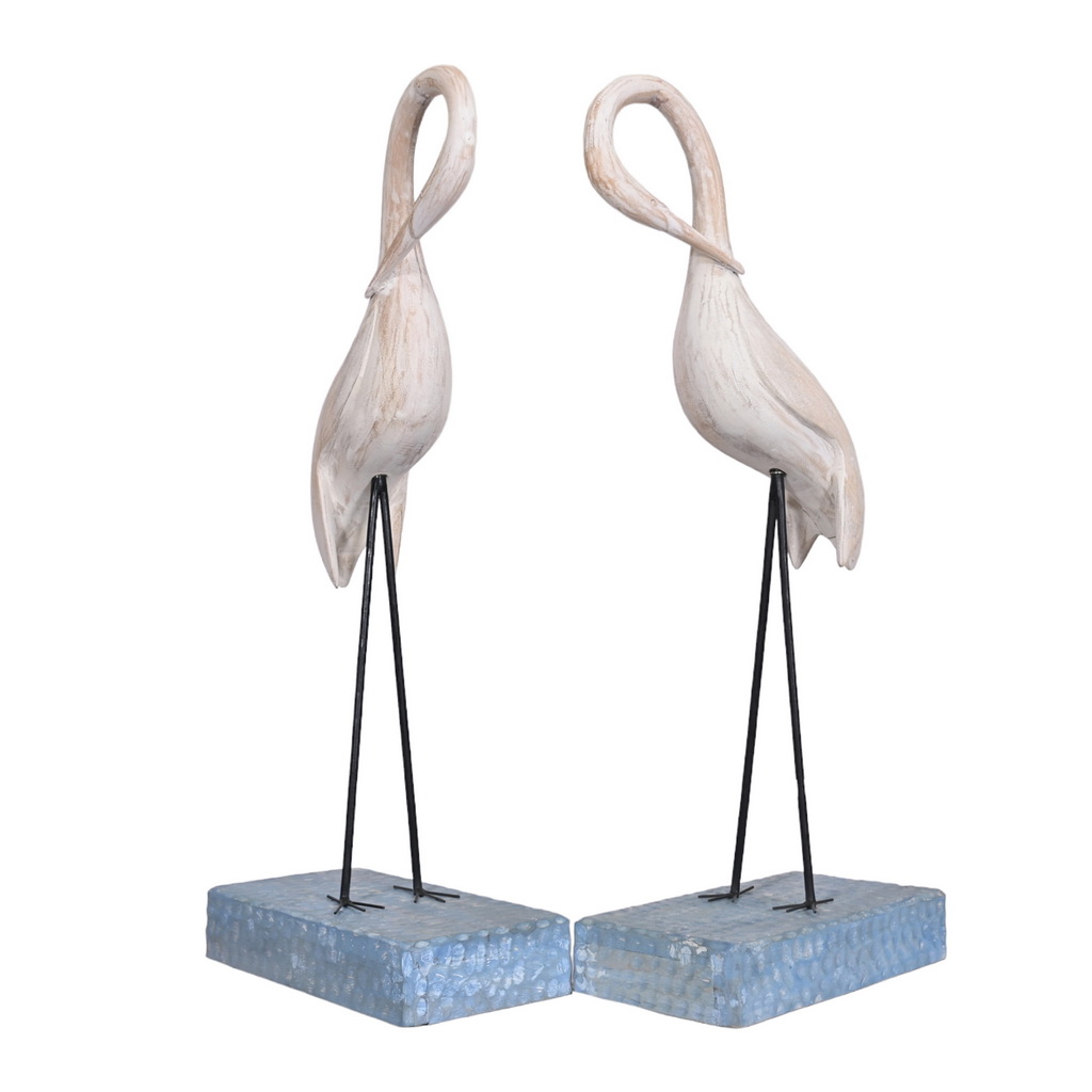 Wooden flamingos live size