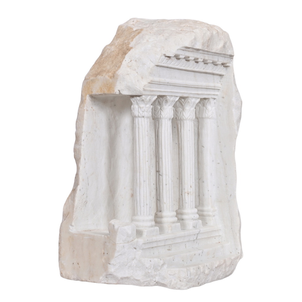 Artisan colosseum sculpture