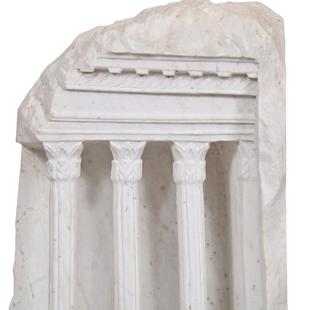 Artisan colosseum sculpture