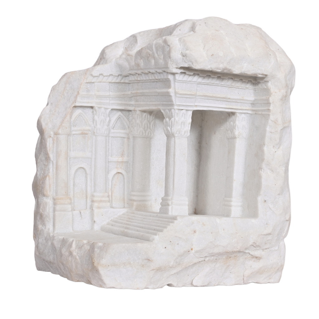 Artisan colosseum sculpture