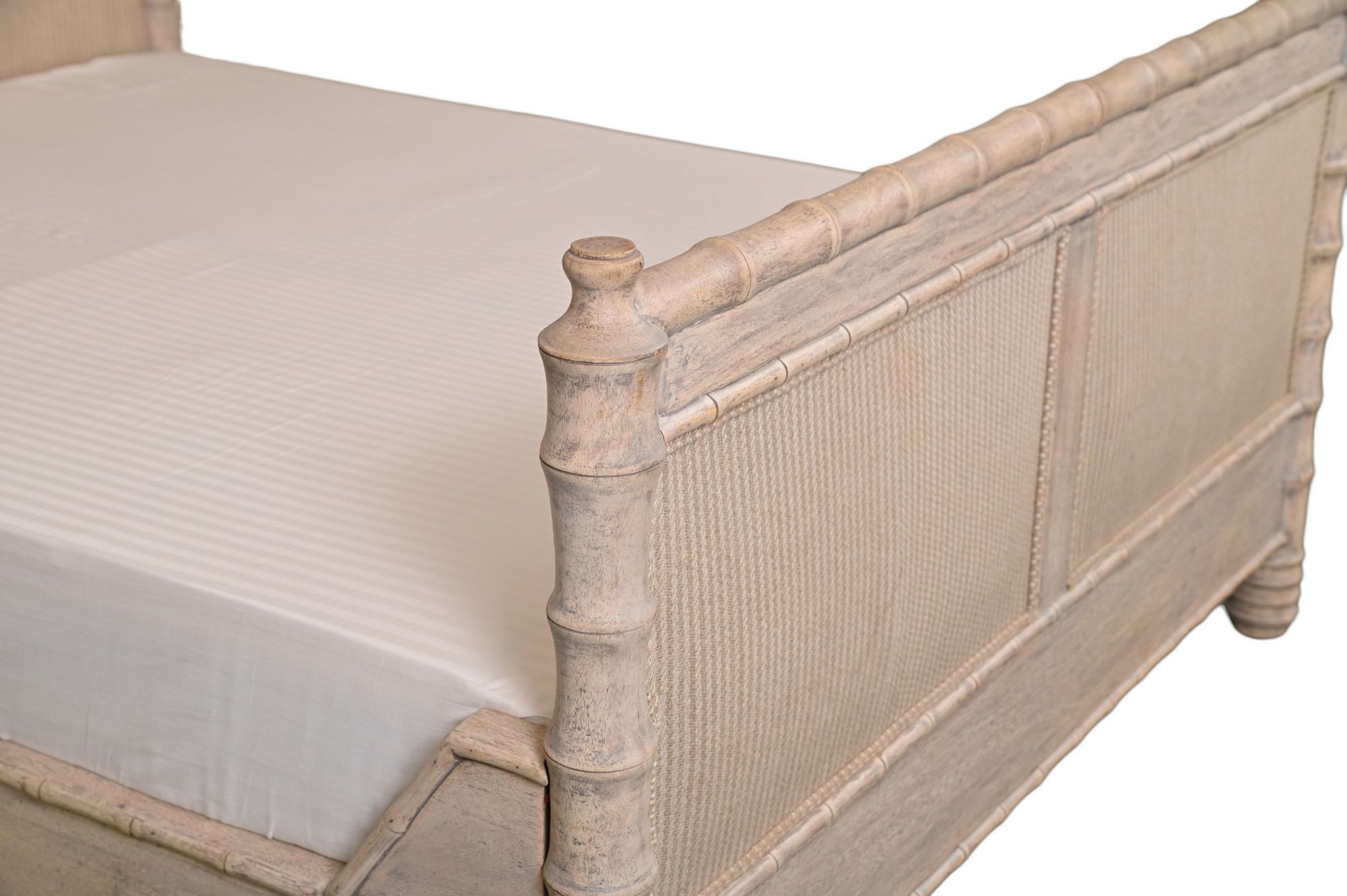 Bamboo coastal bed