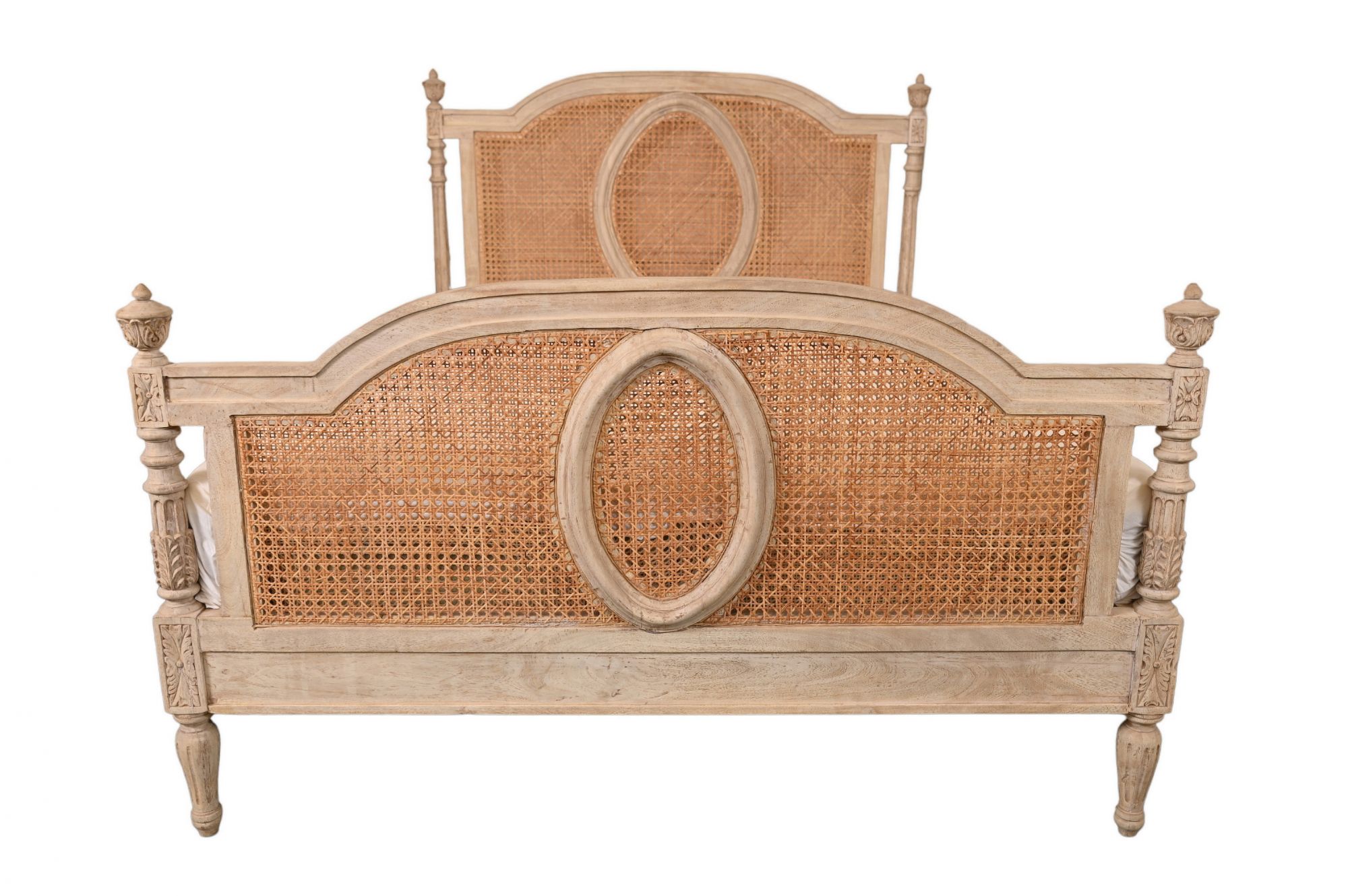 Charlotte rattan bed
