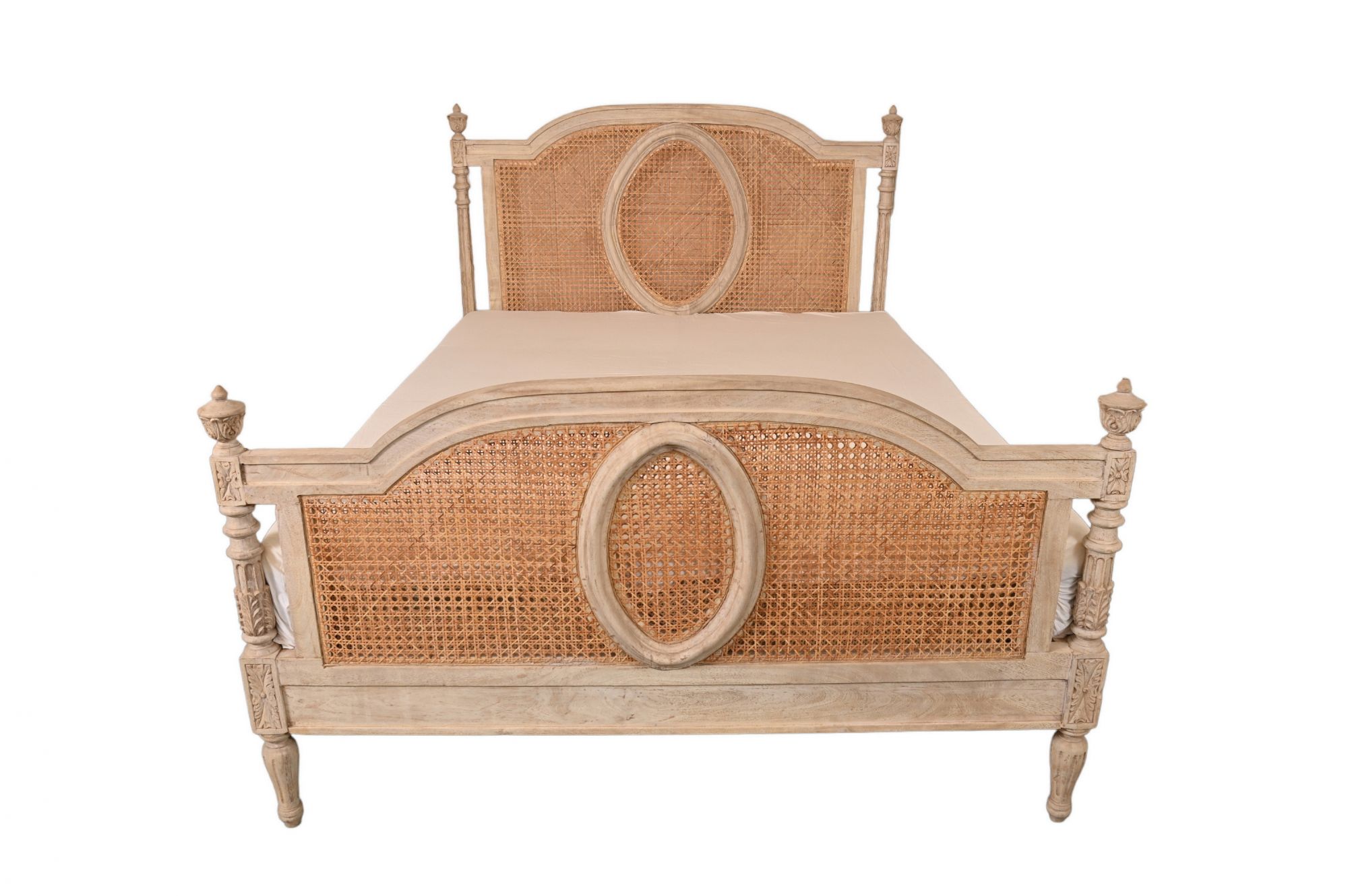 Charlotte rattan bed