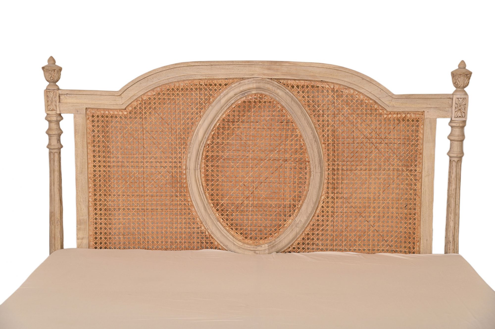 Charlotte rattan bed