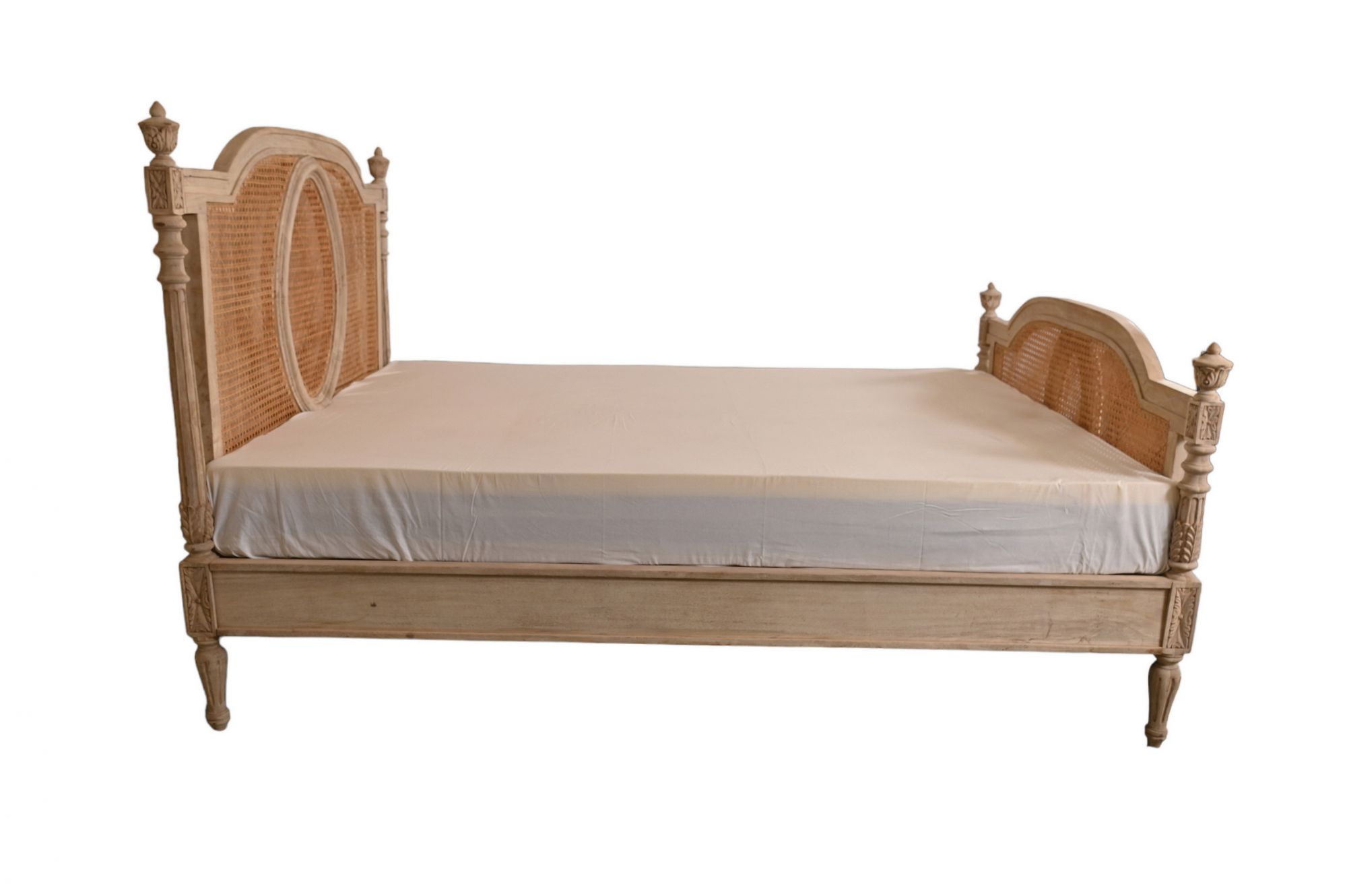 Charlotte rattan bed