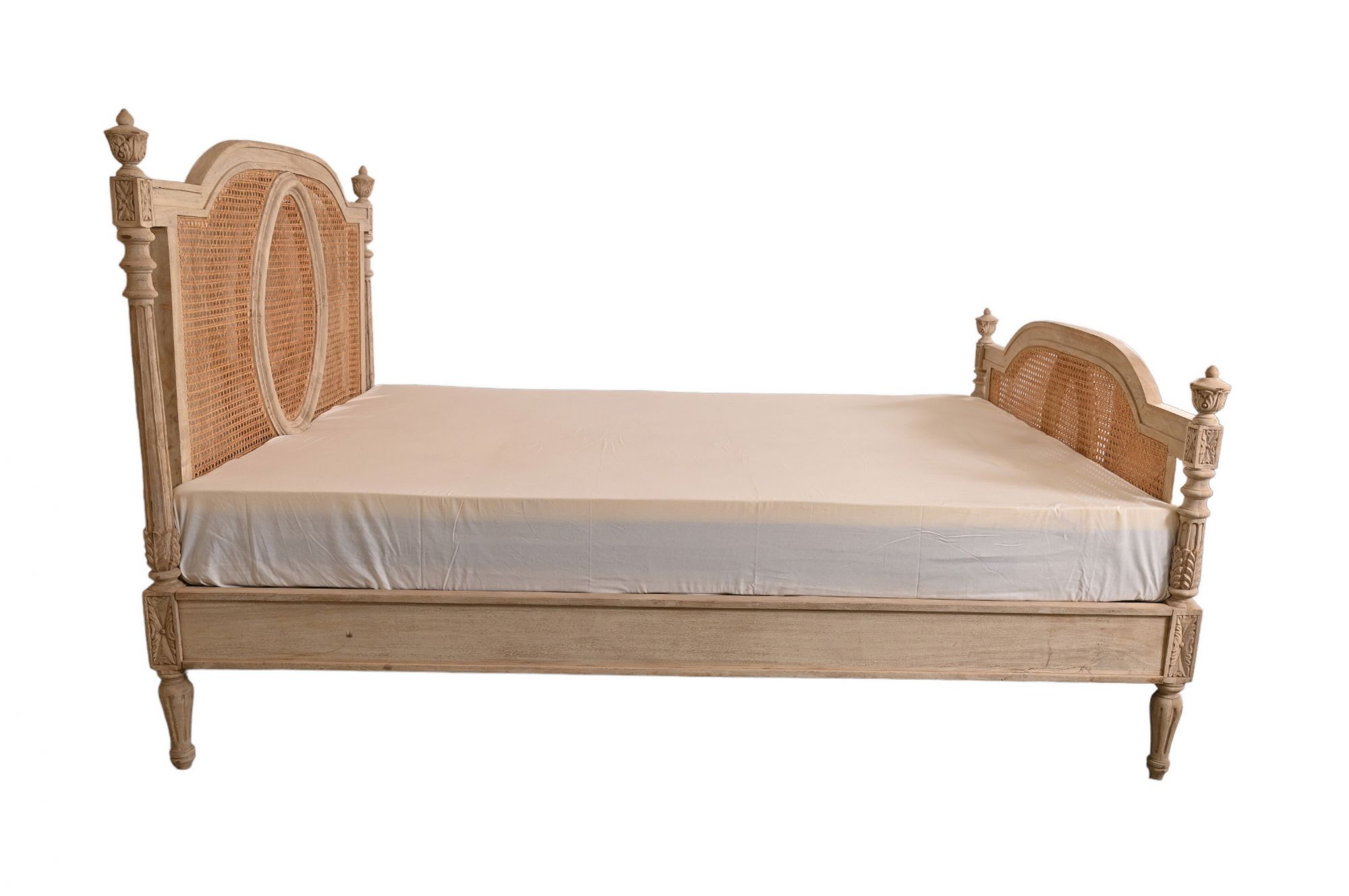Charlotte rattan bed