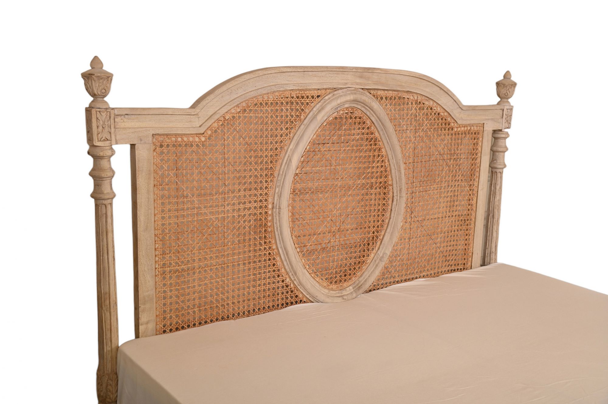 Charlotte rattan bed