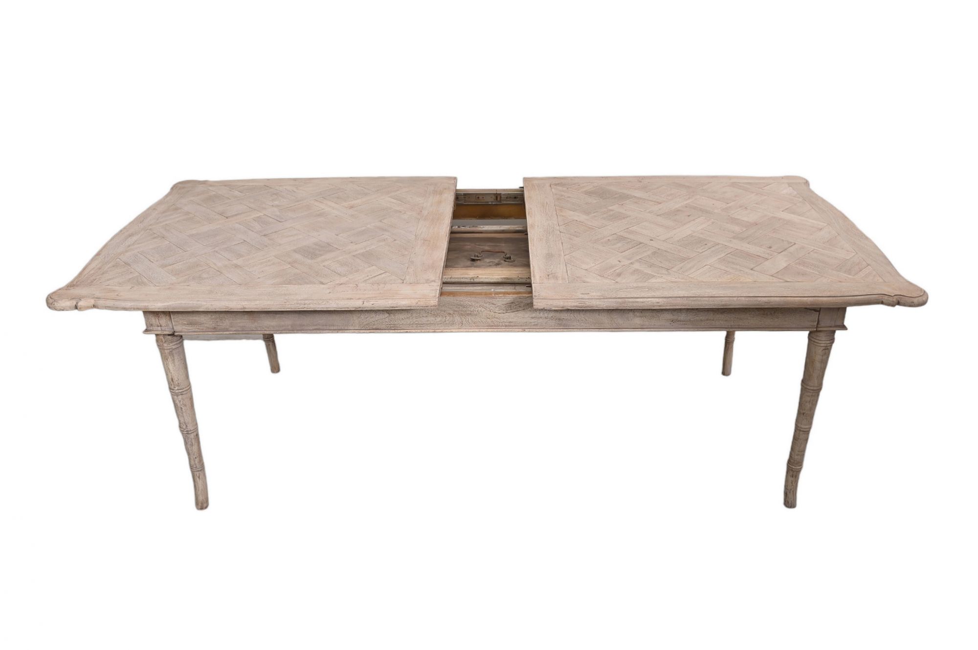 Expandable bamboo dining table