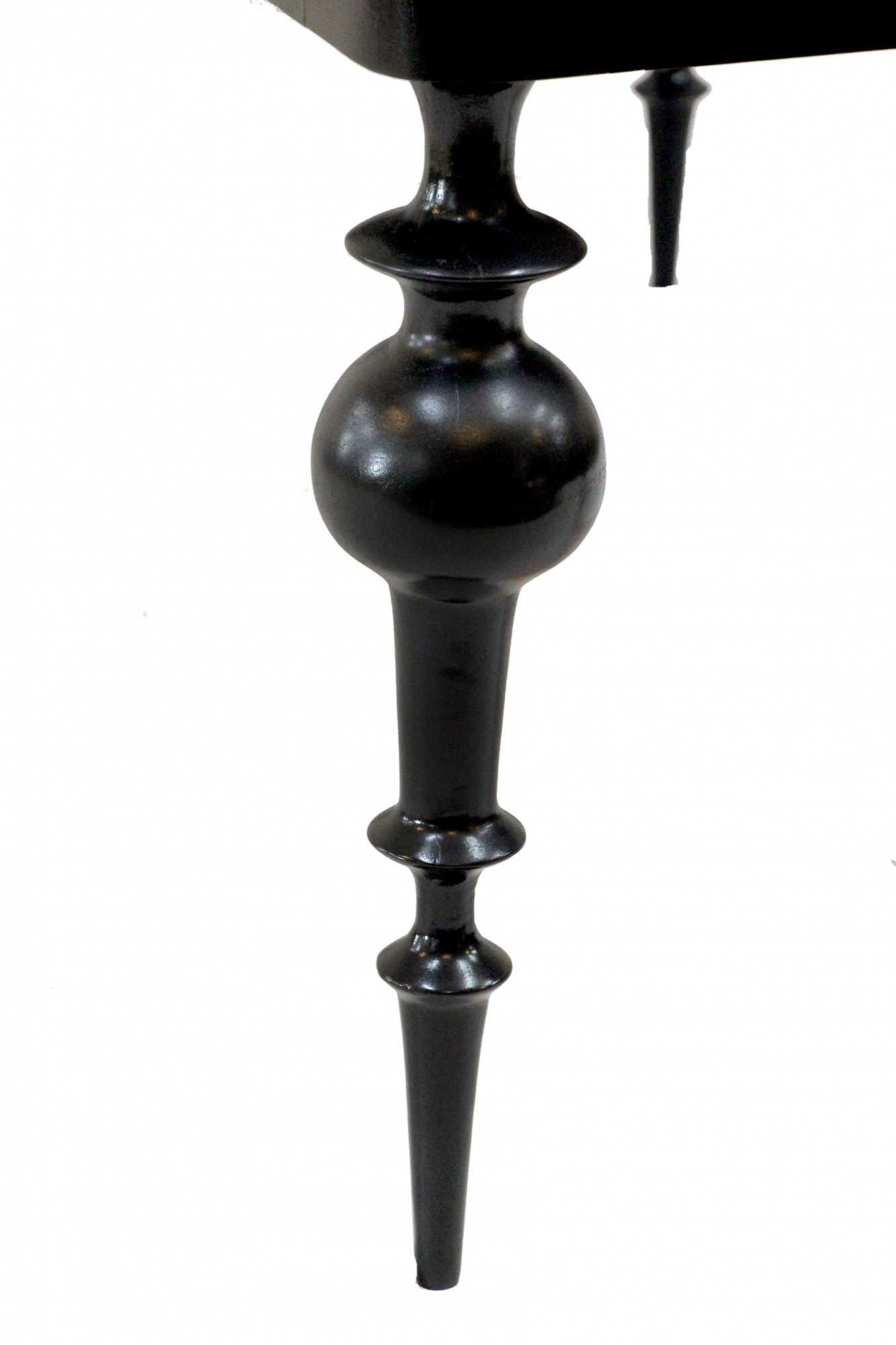 Stephnie black dining table