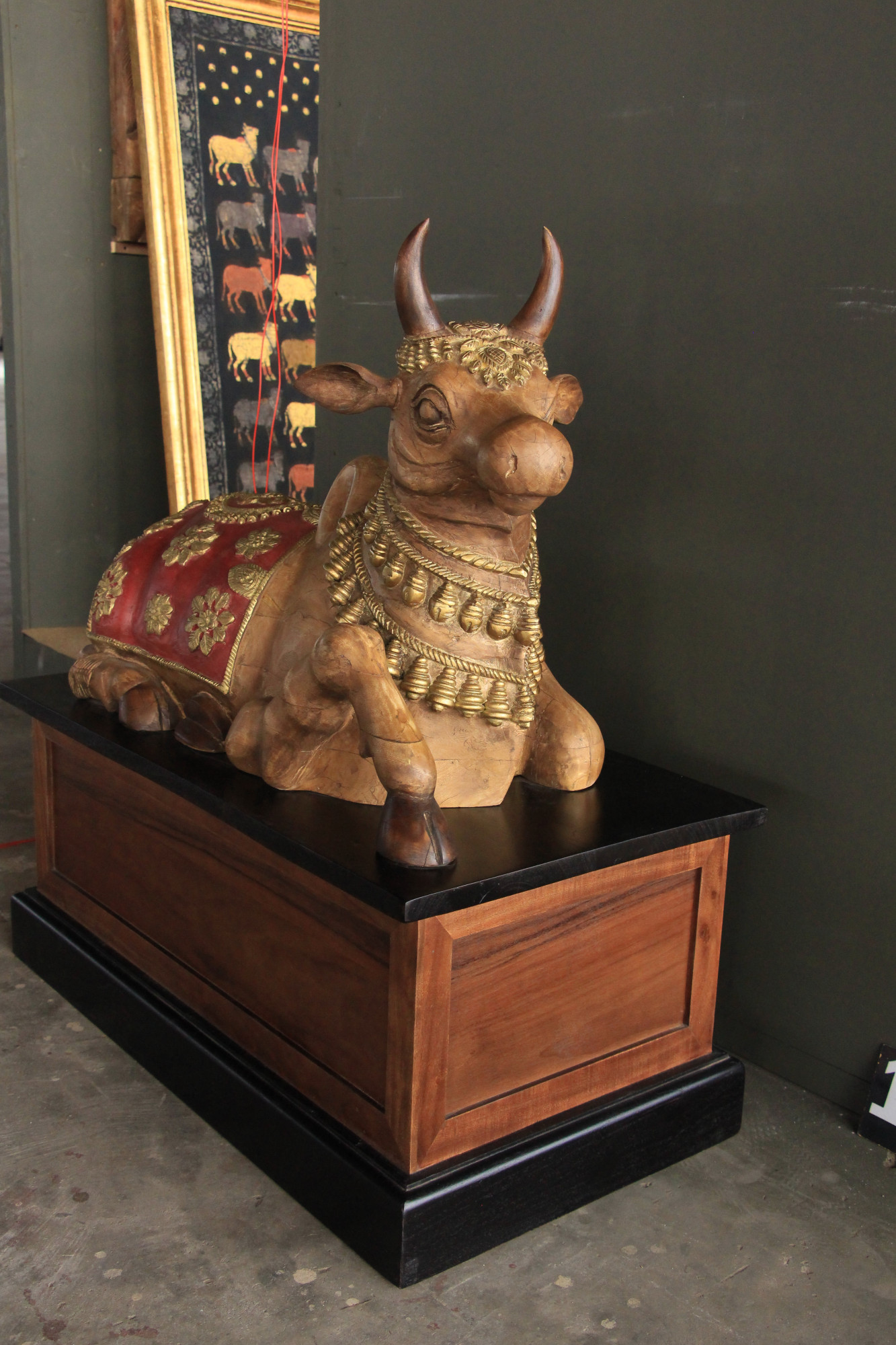 Nandi on pedestal
