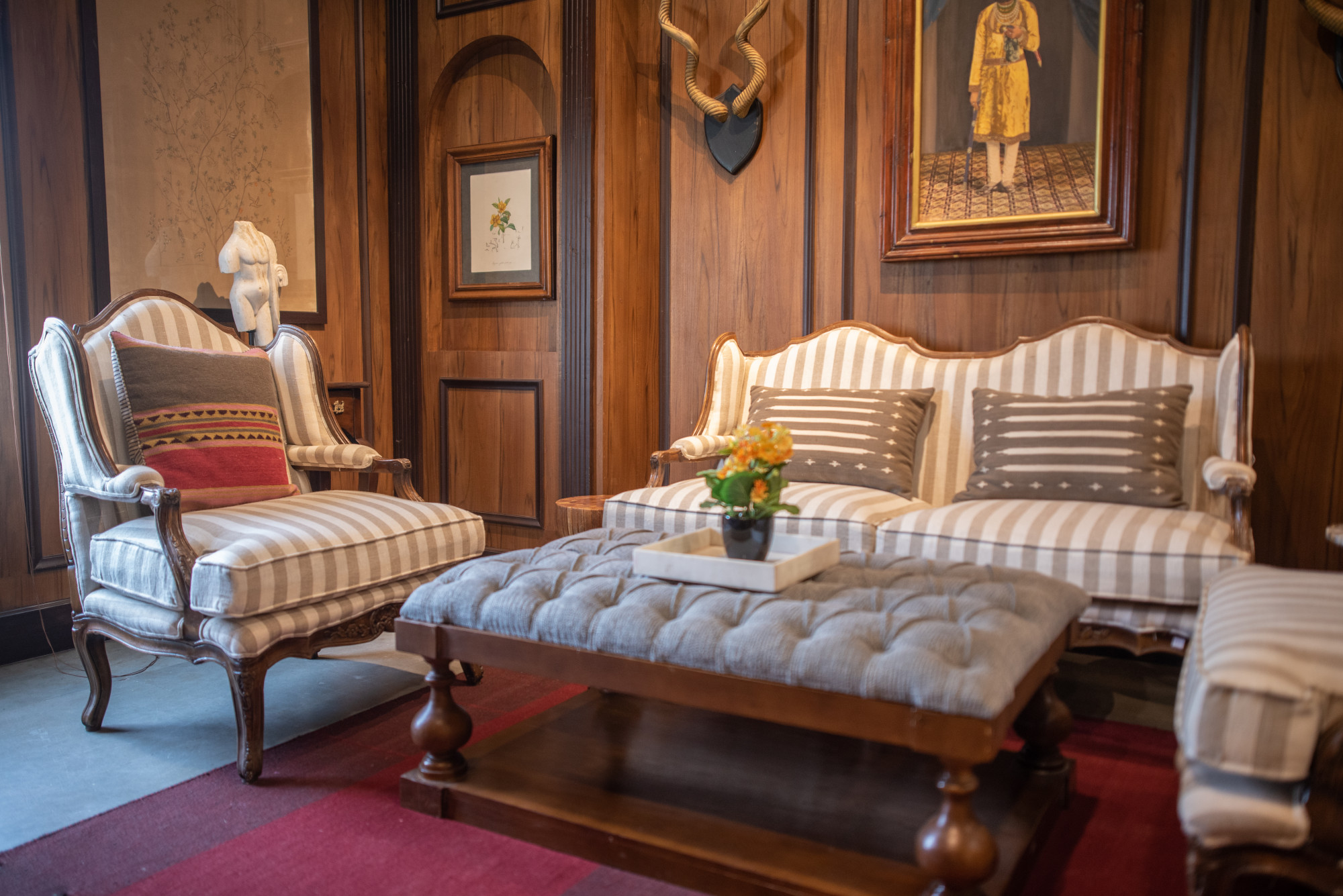 Margaret French linen Sofa