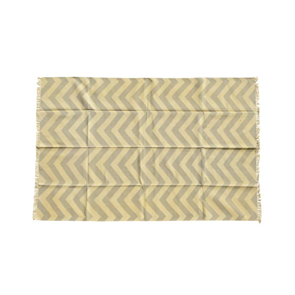 Chevron beige and grey rug