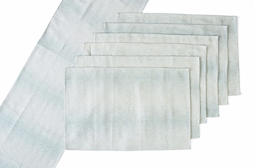 Image of VINTAGE TABLE LINEN SET