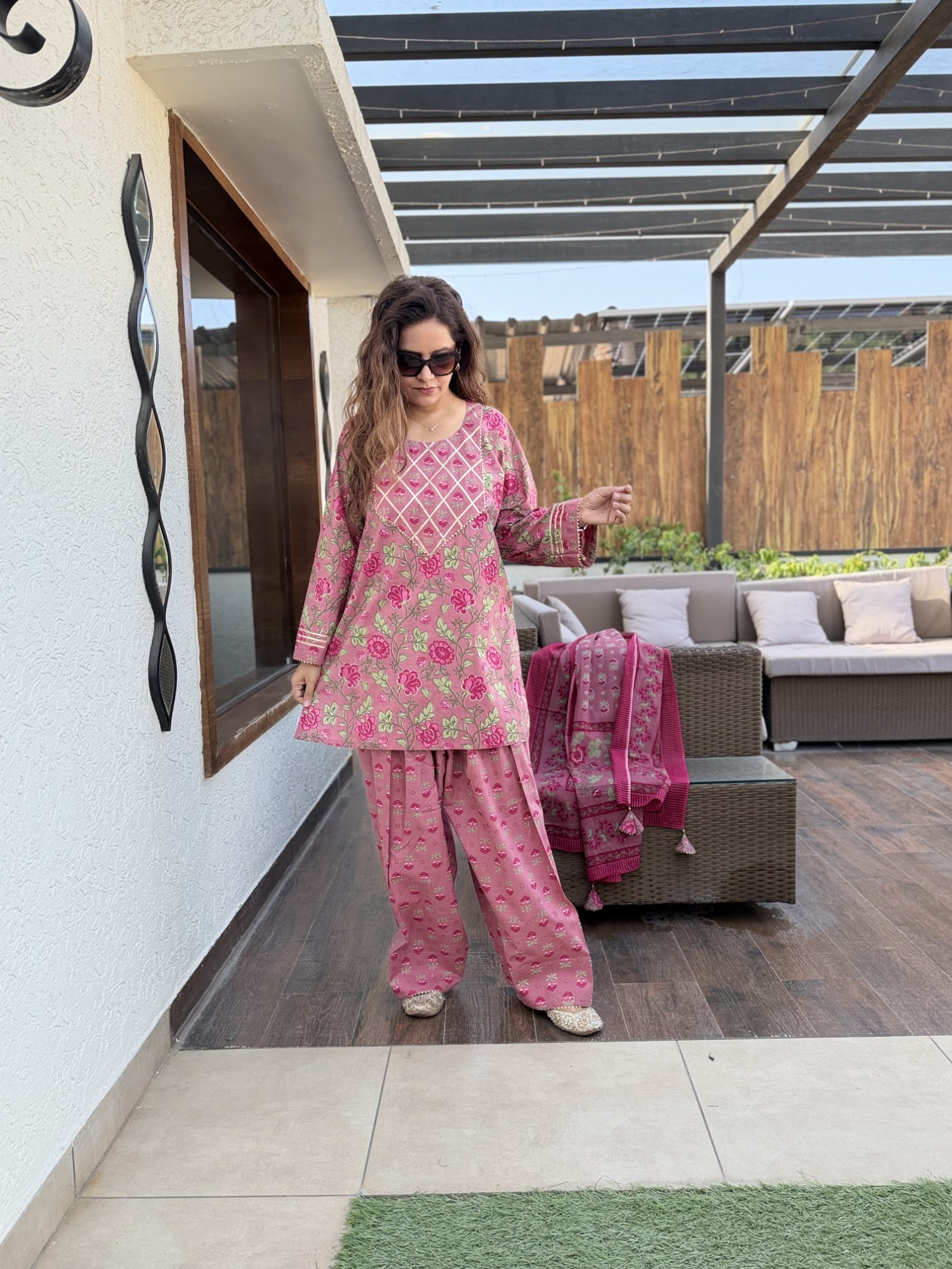 Mehek Farshi Suit