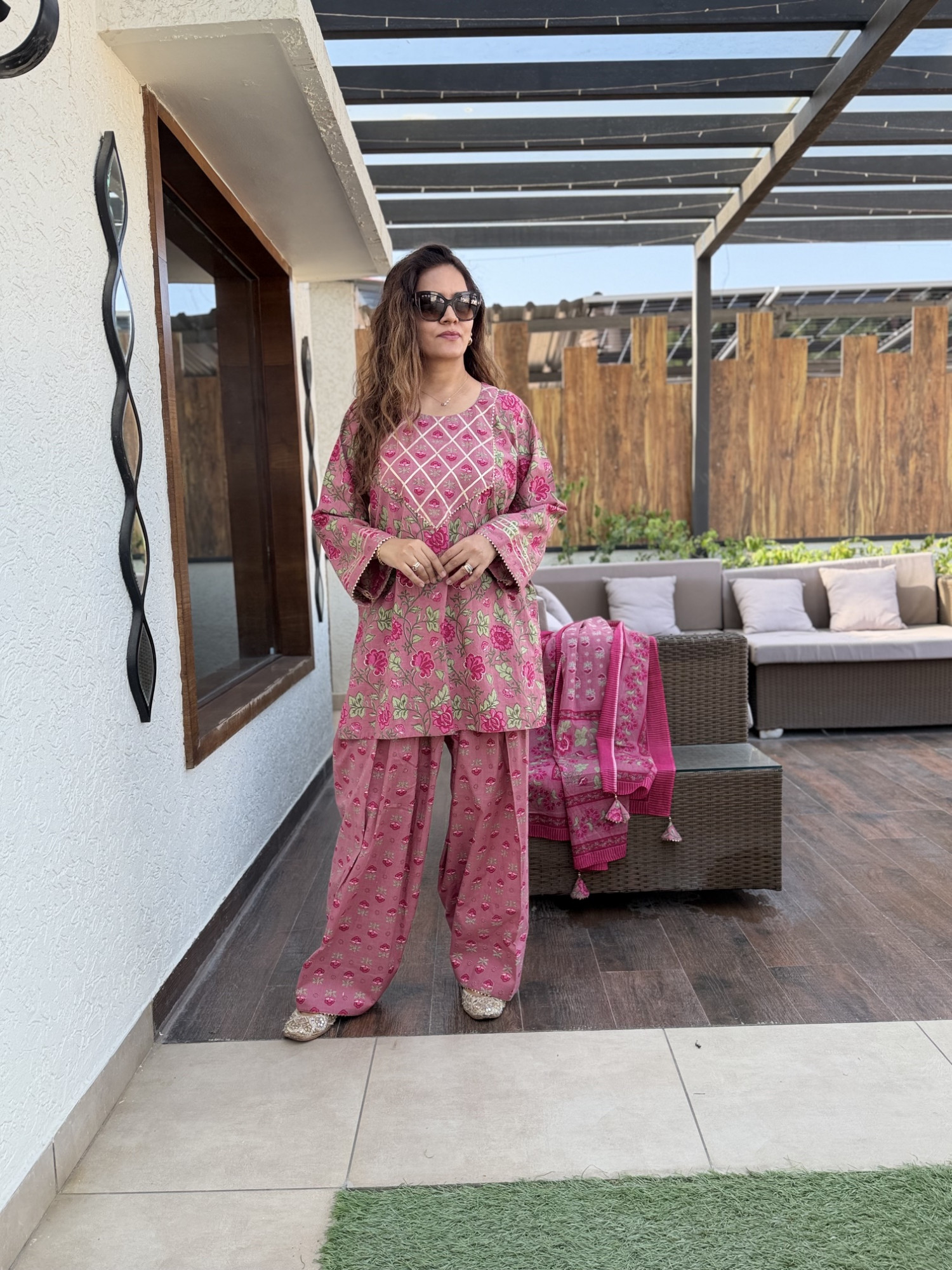 Mehek Farshi Suit