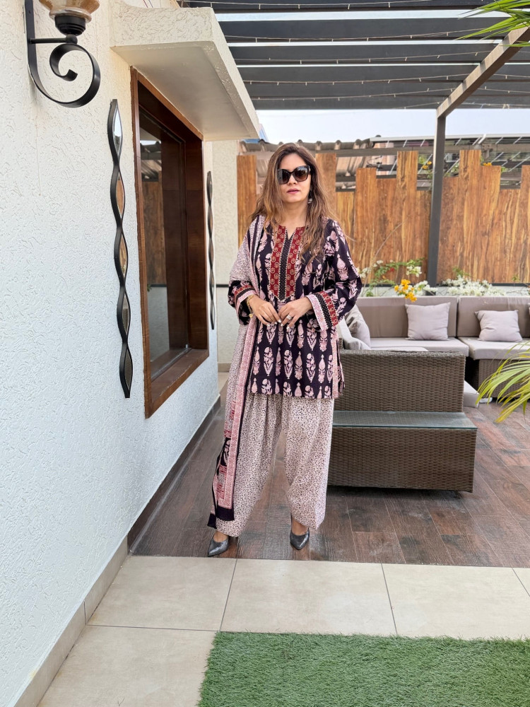 Image of Inayra Cotton Suit