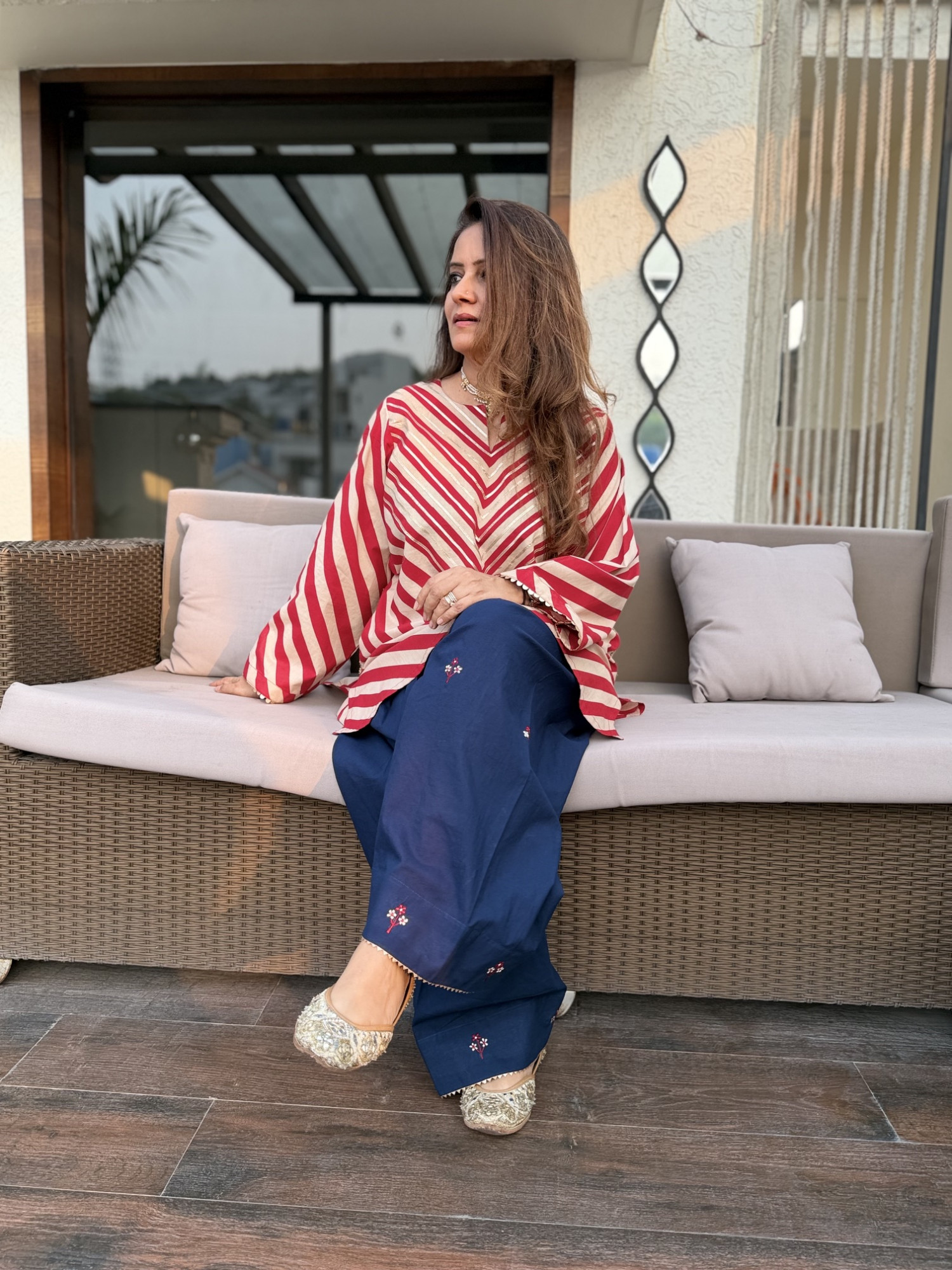 Abstract Waves Farshi Suit
