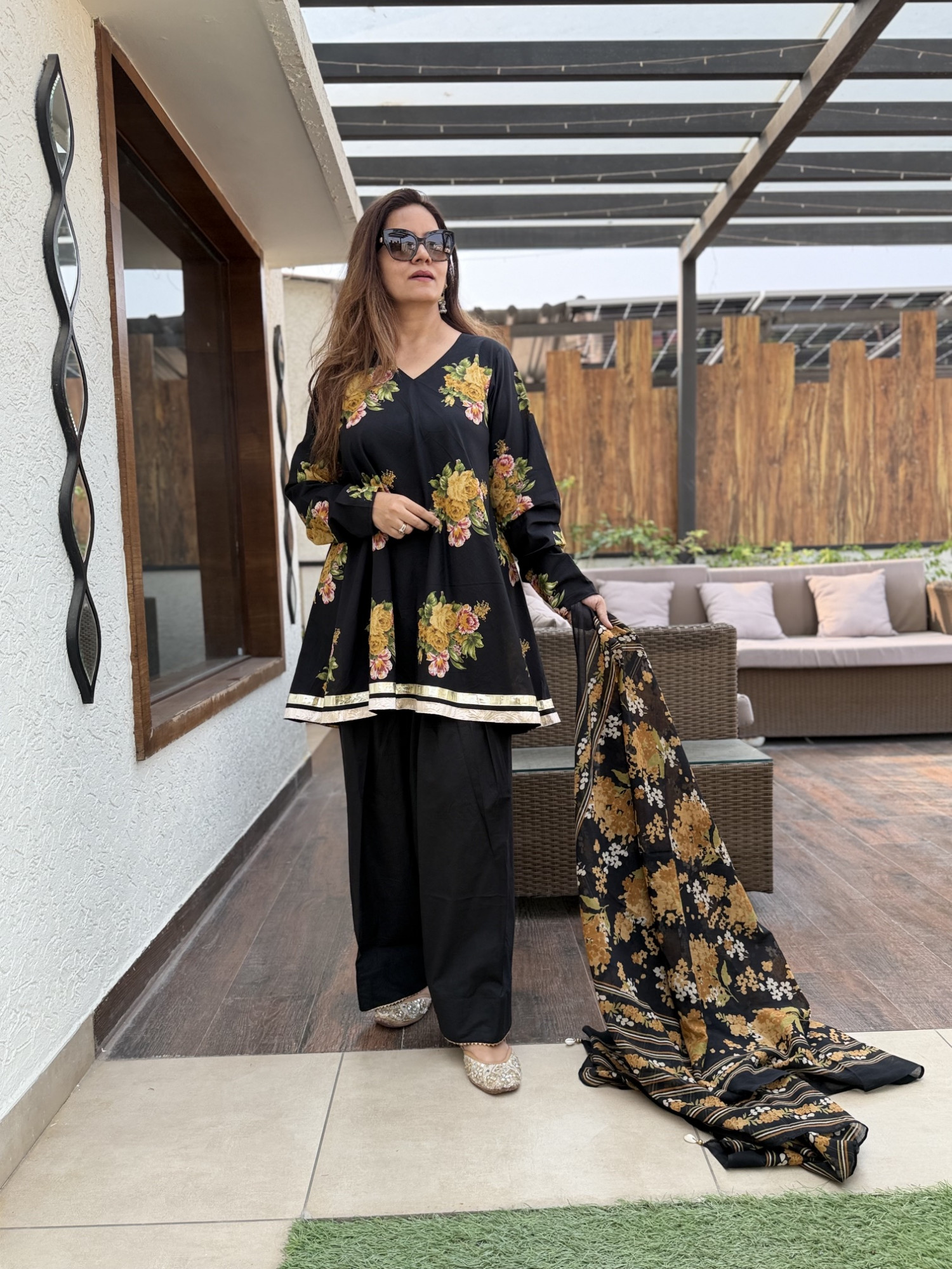 Black Roses Farshi Suit