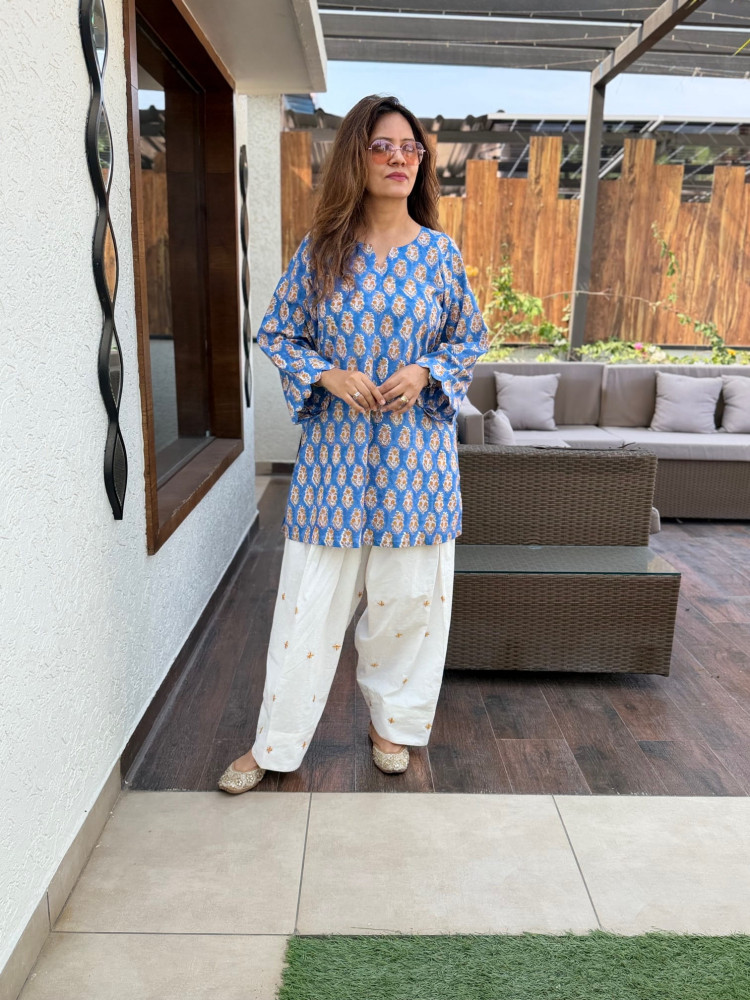 Image of Saanvi Cotton Suit