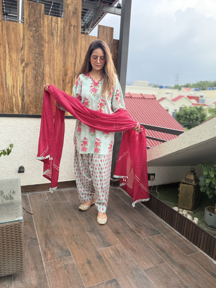 Image of Nilofer Cotton Suit
