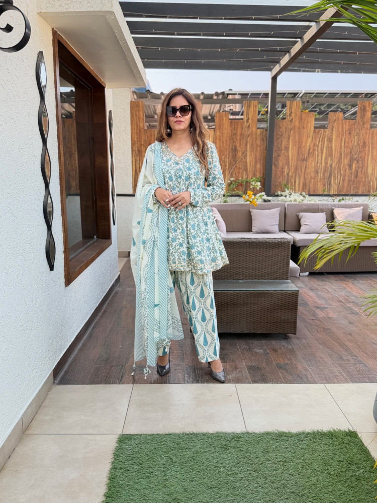 Image of Resham Cotton Suit