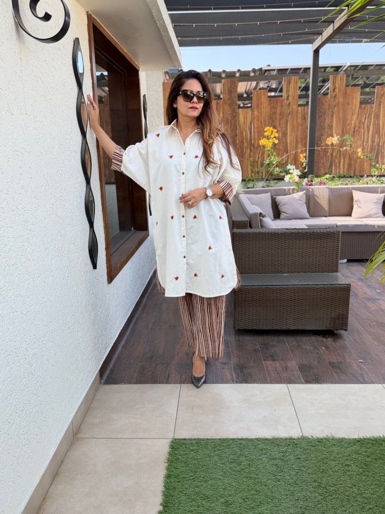 Image of Fiza Embroidered Suit