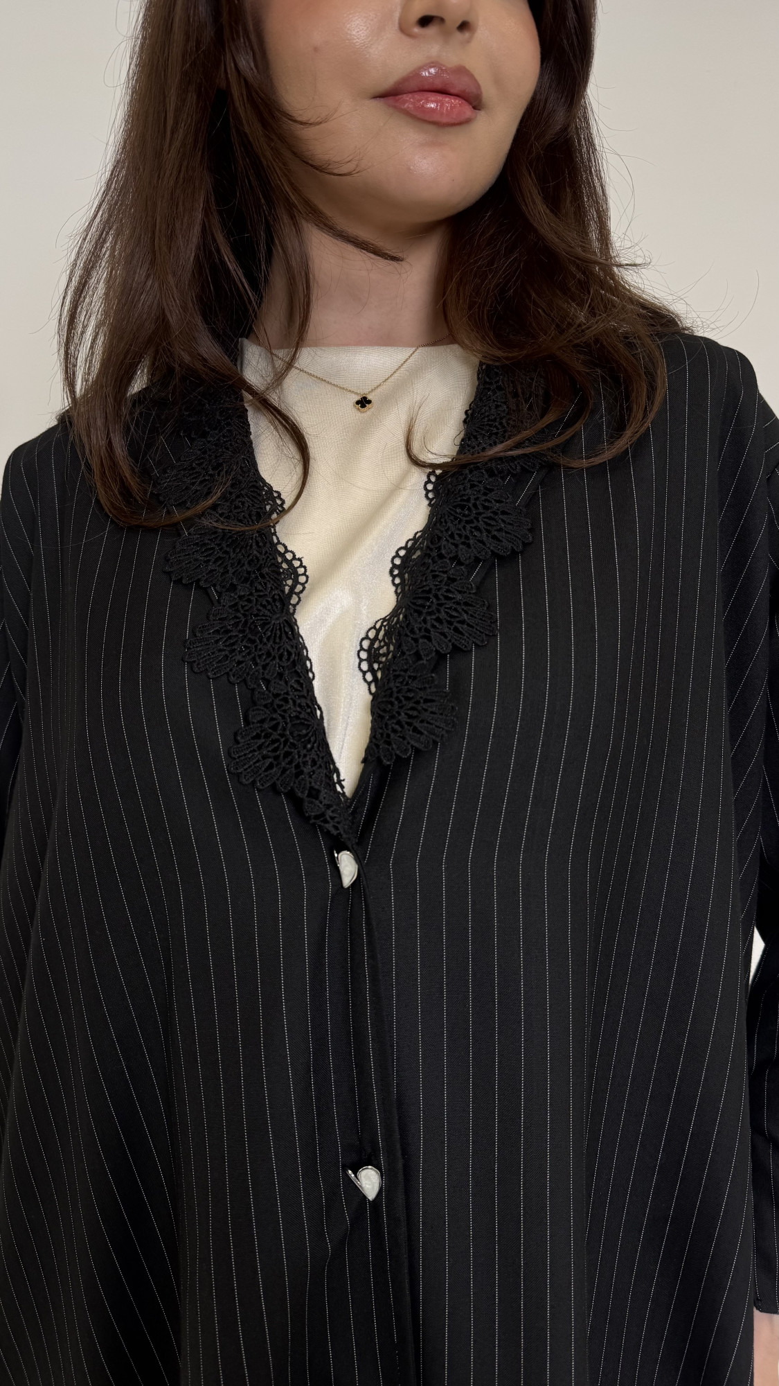 needle lace -white lines