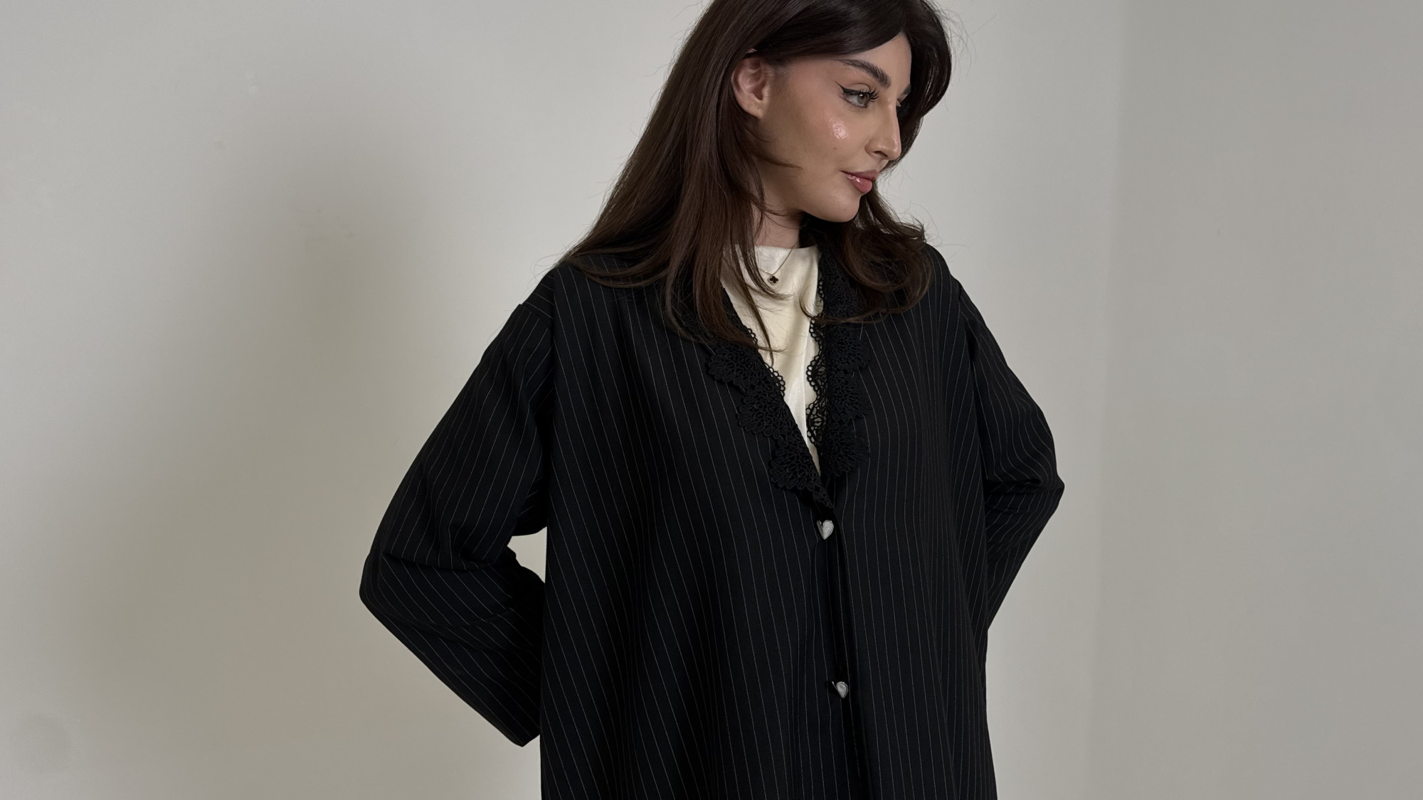 needle lace -white lines