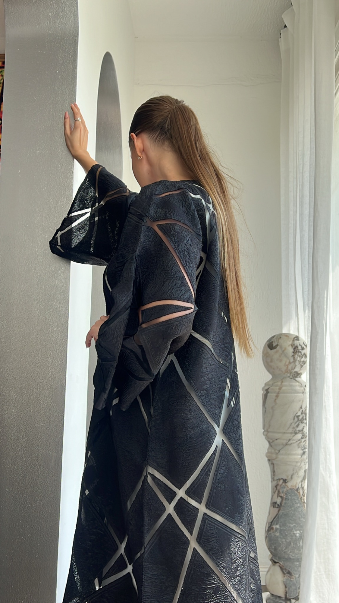 Transparent lines - Black