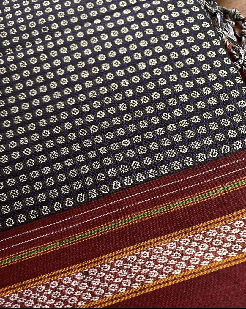 Chikki contrast pallu khun saree