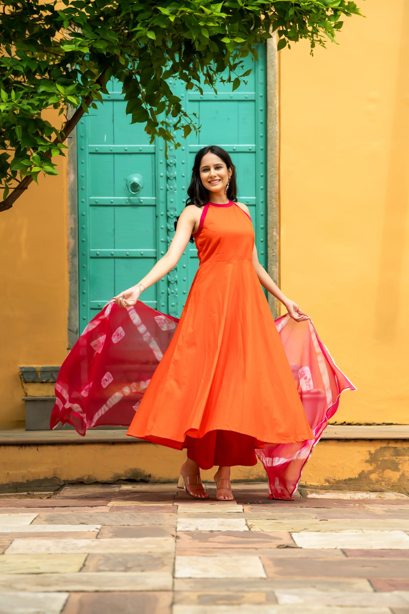 ORANGE CLASSIC CHARM SUIT SET