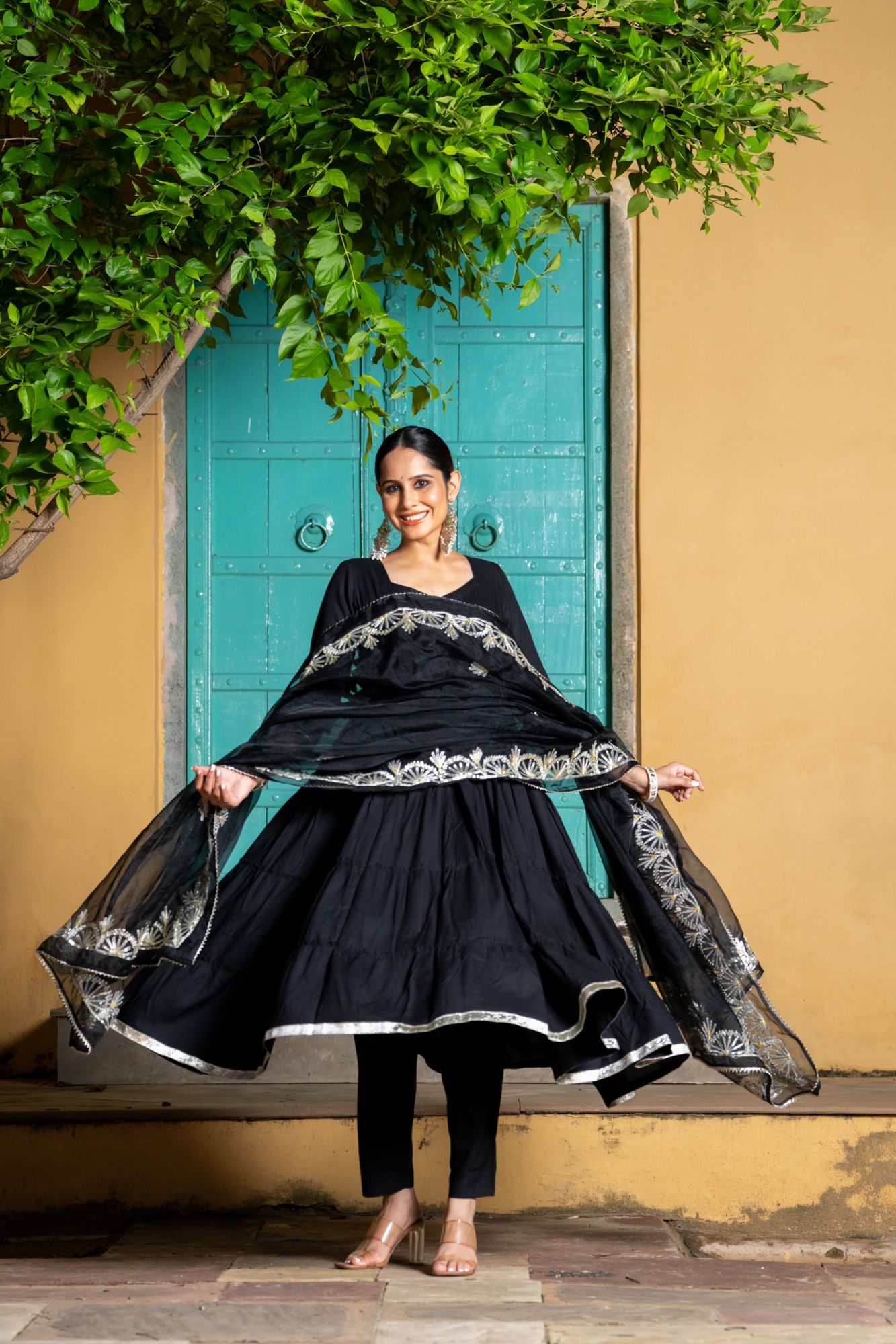 BLACK REGAL GOTA SUIT SET