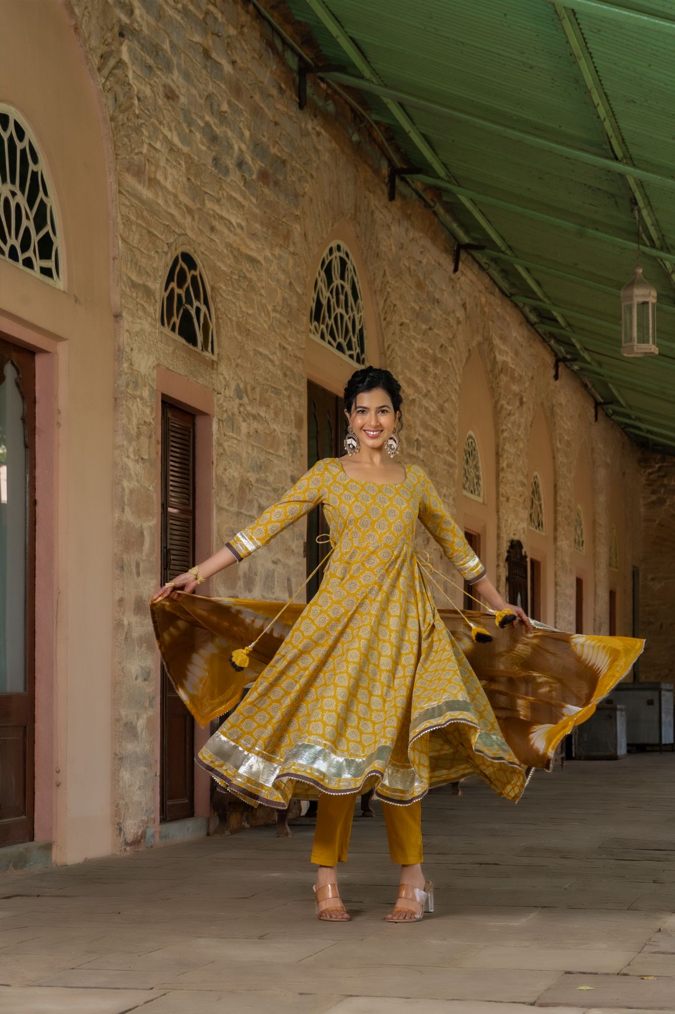 MUSTARD GOTA GLAMOUR SUIT SET