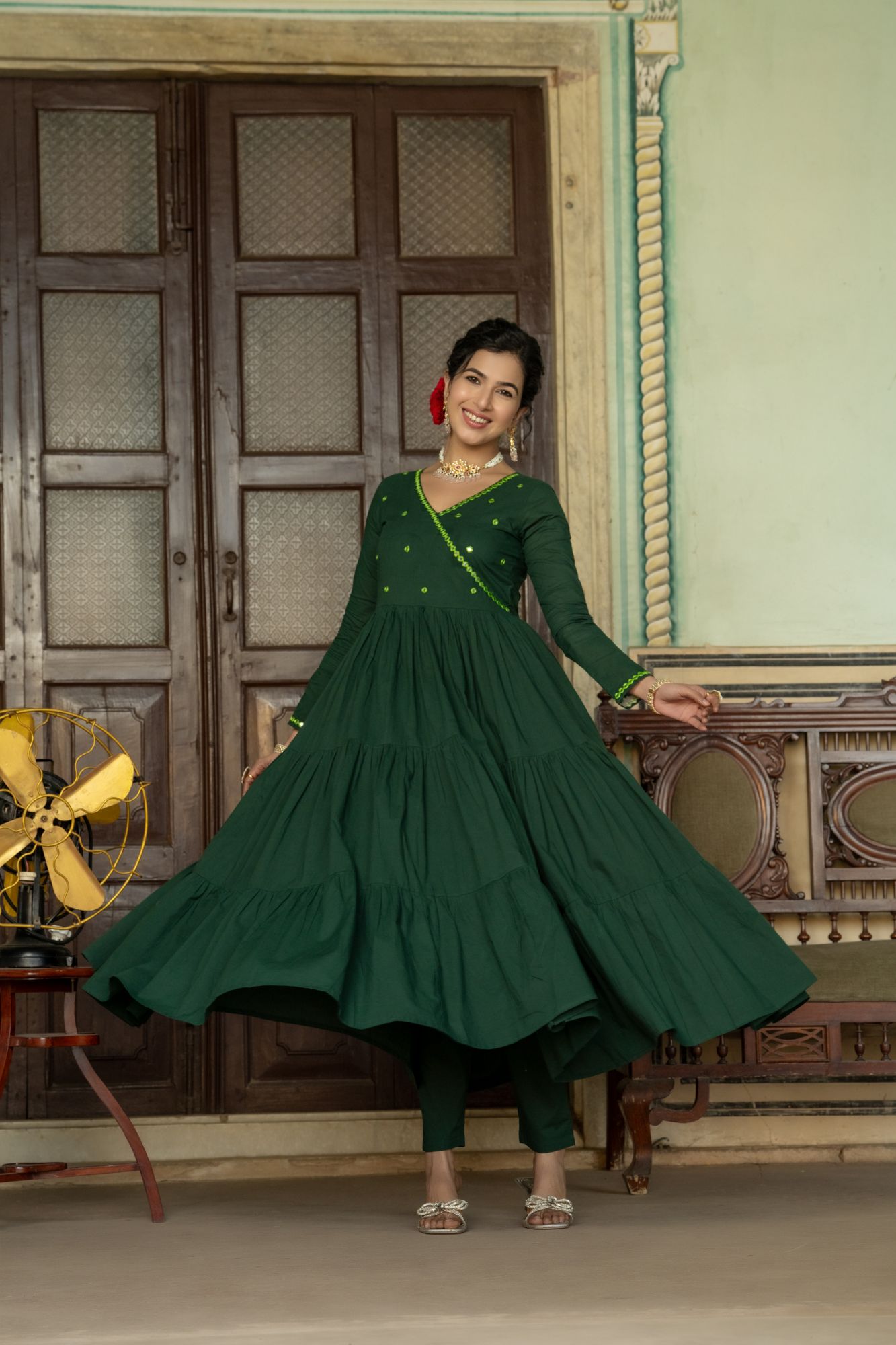 OLIVE REDIANCE EMBROIDERY SUIT SET