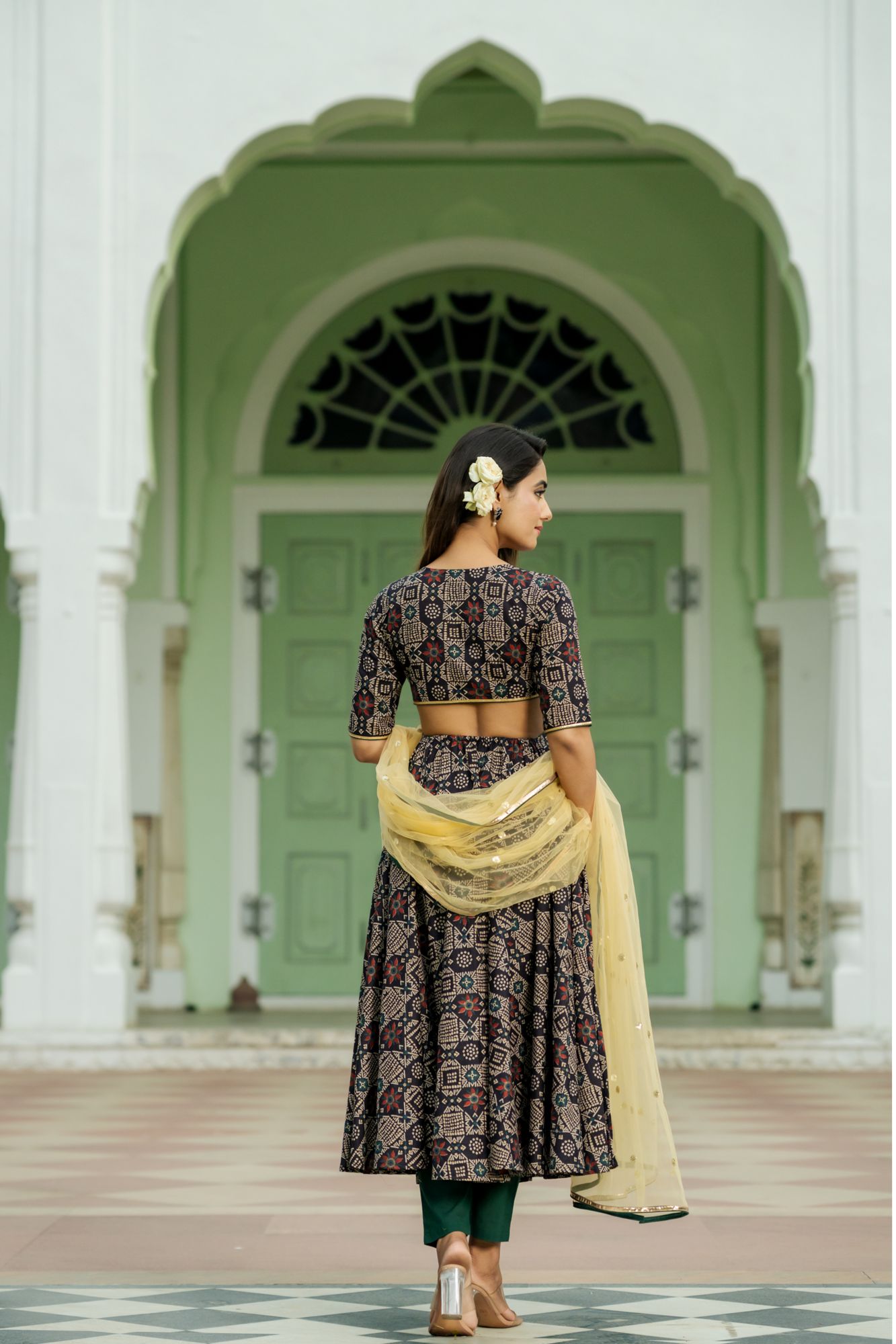 VINTAGE NOIR ANARKALI SUIT SET